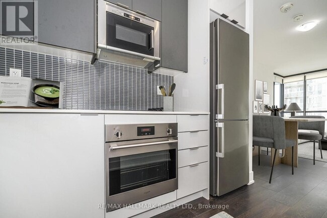 2916 Hwy 7 in Vaughan, ON - Building Photo - Building Photo