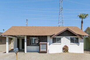 1544 E Clover in Mesa, AZ - Building Photo