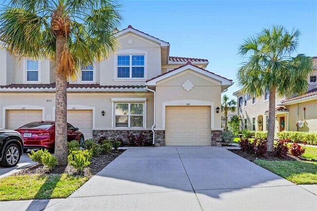 8323 Enclave Way in Sarasota, FL - Building Photo - Building Photo