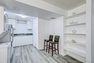 1424 Rose Haven Rd in Mississauga, ON - Building Photo - Building Photo