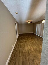 1580 Windorah Way in Royal Palm Beach, FL - Foto de edificio - Building Photo