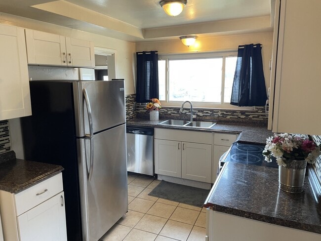 22190 Cloverlawn St in Oak Park, MI - Foto de edificio - Building Photo