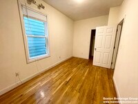 733 Parker St photo'