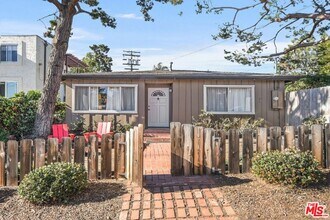 12784 Via Cortina in Del Mar, CA - Building Photo - Building Photo