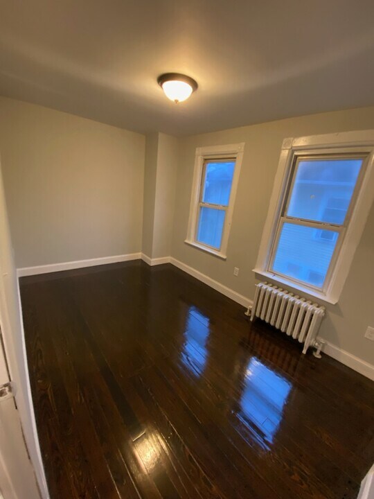 83 Park Ave in Hamilton Township, NJ - Building Photo