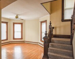 285 Milford St, Unit 1 in Manchester, NH - Building Photo