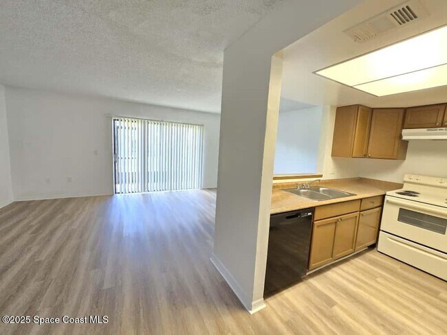 1052 Mollie Ln in Melbourne, FL - Building Photo - Building Photo