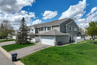 Regatta Court Homes II in Apple Valley, MN - Building Photo - Building Photo