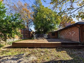 10023 Kirkhaven Dr in Dallas, TX - Building Photo
