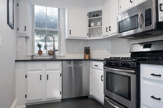 1215 C St SE in Washington, DC - Foto de edificio - Building Photo