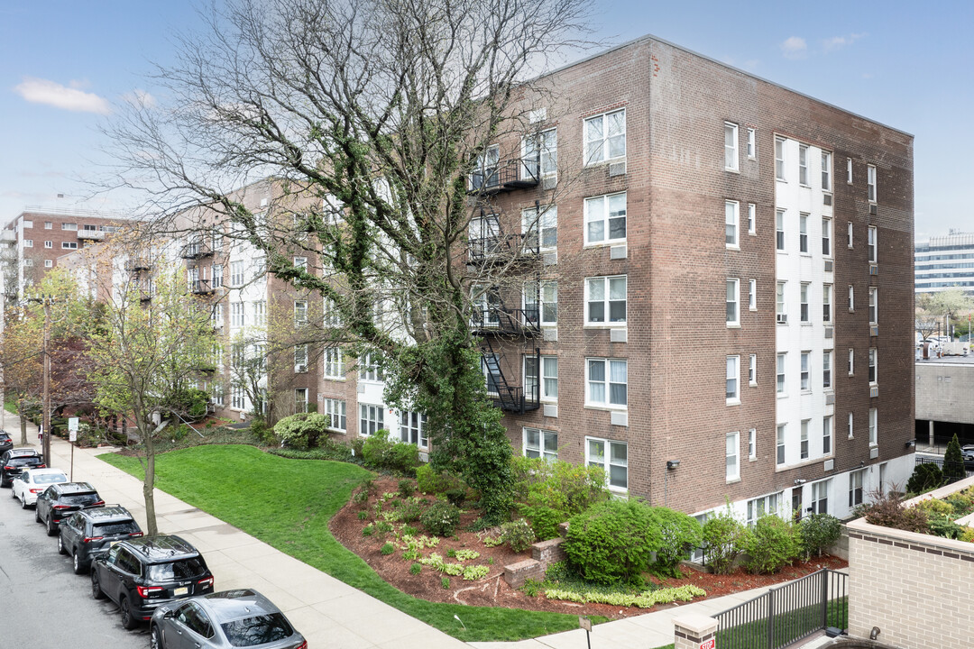 Crosley Terrace in Fort Lee, NJ - Building Photo