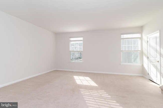 6 Sparrow Cir in Washington Township, NJ - Building Photo - Building Photo