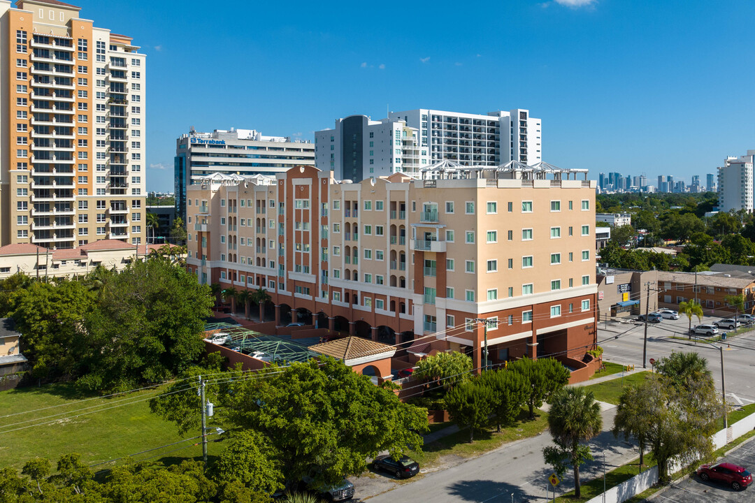 Shamrock Coral Gables in Miami, FL - Foto de edificio