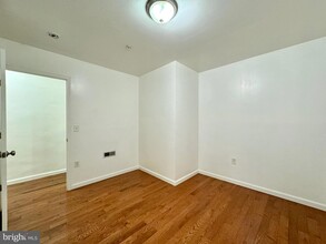 1316 Walnut St, Unit 1R in Philadelphia, PA - Building Photo - Building Photo