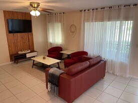 4988 Sable Pine Cir in West Palm Beach, FL - Building Photo