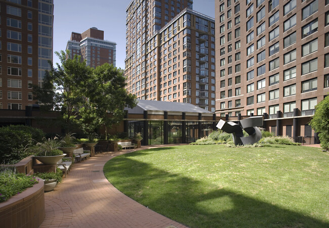 Tribeca Park in New York, NY - Building Photo - Building Photo