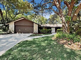 117 Crestwood Dr in Longwood, FL - Building Photo