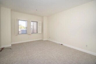 233 Homer Ave, Unit NatureRoom in Palo Alto, CA - Building Photo - Building Photo