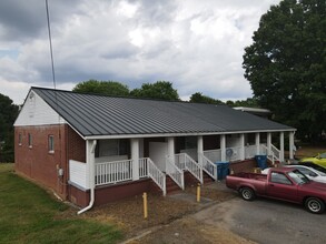 30 39th St NW in Hickory, NC - Foto de edificio - Building Photo