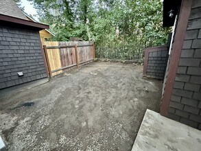 25165 Cedar St in Idyllwild, CA - Building Photo - Building Photo
