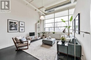 1001 Roselawn Ave in Toronto, ON - Building Photo