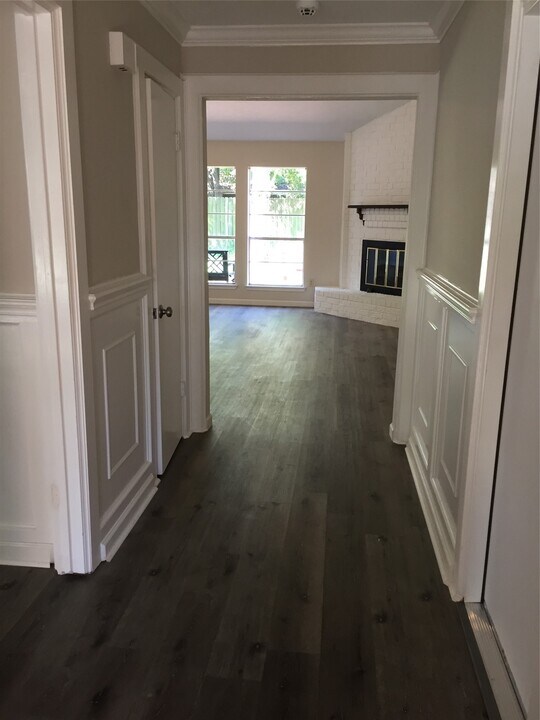 5811 Woodmancote Dr in Humble, TX - Building Photo