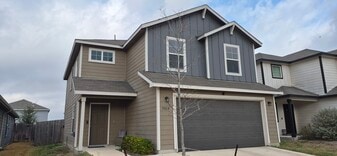 5819 Rolling Gln in San Antonio, TX - Building Photo