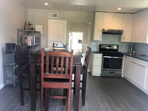 128 Avenida Pelayo in San Clemente, CA - Building Photo - Building Photo