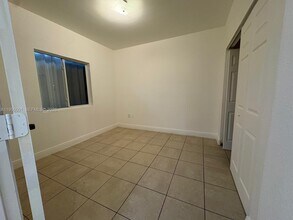 2916 NW 51st St in Miami, FL - Building Photo - Building Photo