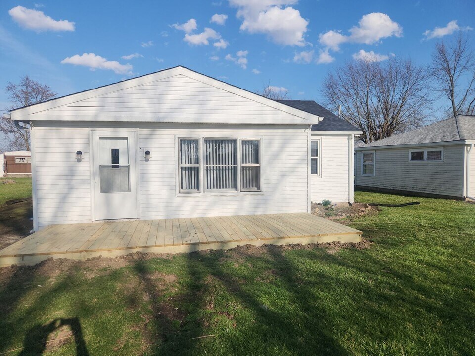 2212 N Rector Ave in Muncie, IN - Building Photo