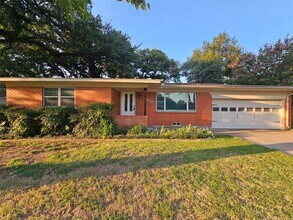 800 Valley View Dr in Arlington, TX - Building Photo - Building Photo