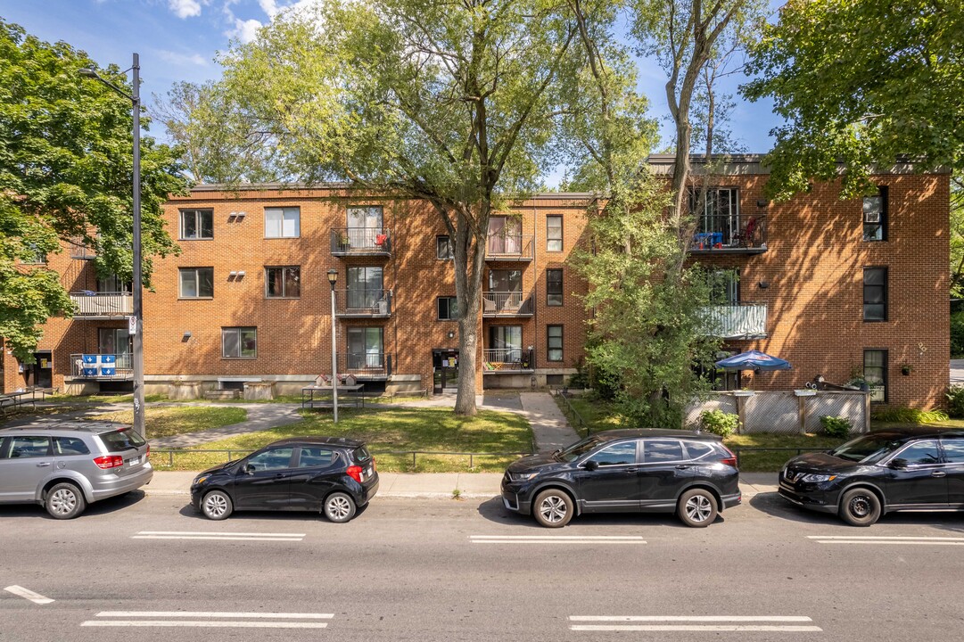 3225 Des Trinitaires Boul in Montréal, QC - Building Photo