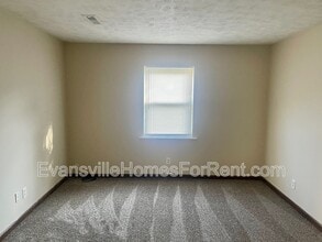 6515 Uebelhack Rd in Mount Vernon, IN - Building Photo - Building Photo