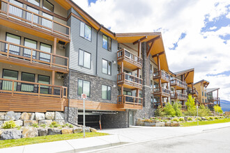 106 Stewart Creek Rise in Canmore, AB - Building Photo - Building Photo