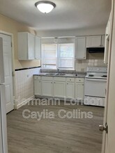 8915 Hillview Ave in Jennings, MO - Building Photo - Building Photo