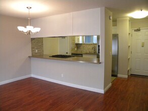 1120 Irolo St in Los Angeles, CA - Building Photo - Building Photo