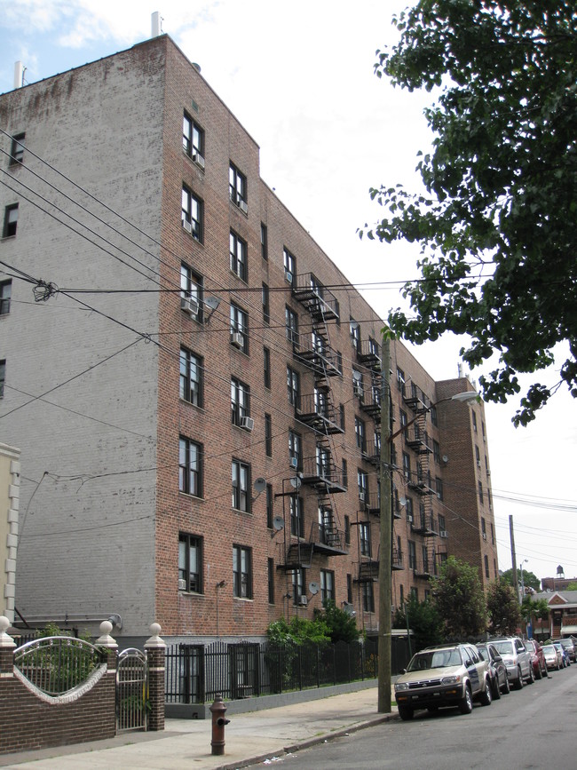 743-755 Fenimore St in Brooklyn, NY - Foto de edificio - Building Photo