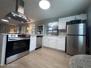 2791 Hidden Village Dr in Jacksonville, FL - Building Photo - Building Photo