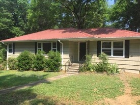 136 Grandview Dr in Birmingham, AL - Building Photo