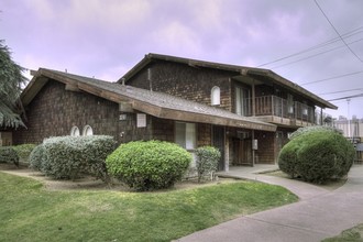 Res 4 Plex in Fresno, CA - Building Photo - Primary Photo