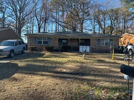 6021 Camellia Dr in Suffolk, VA - Building Photo