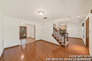 1710 Copper Hill Dr in San Antonio, TX - Foto de edificio - Building Photo