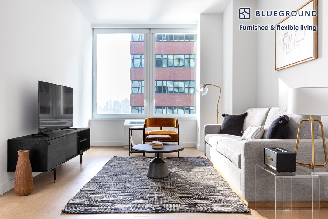 180 Water St, Unit FL17-ID536 in New York, NY - Building Photo