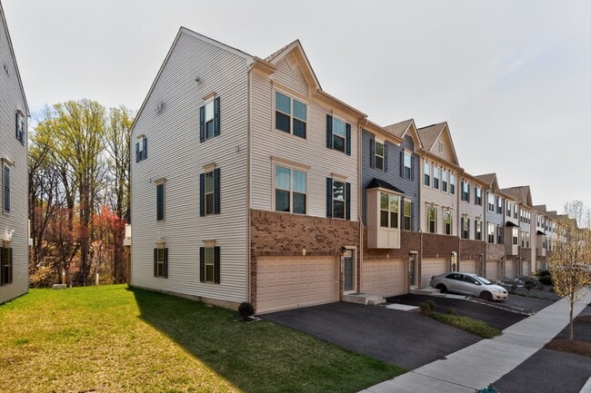 19753 Grn Vlg Dr in Montgomery Village, MD - Building Photo - Building Photo