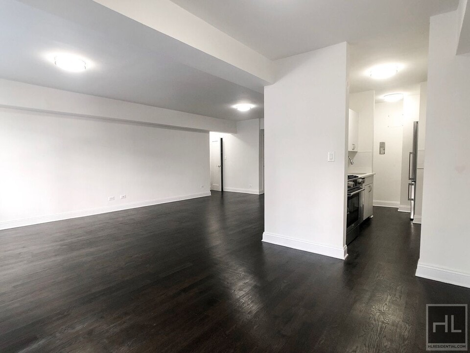 EAST 57 STREET in New York, NY - Building Photo