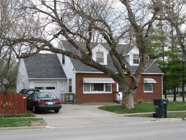 703 16th St in Ames, IA - Building Photo - Building Photo
