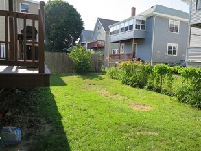 59 Windsor Rd, Unit 2 in Medford, MA - Building Photo - Building Photo