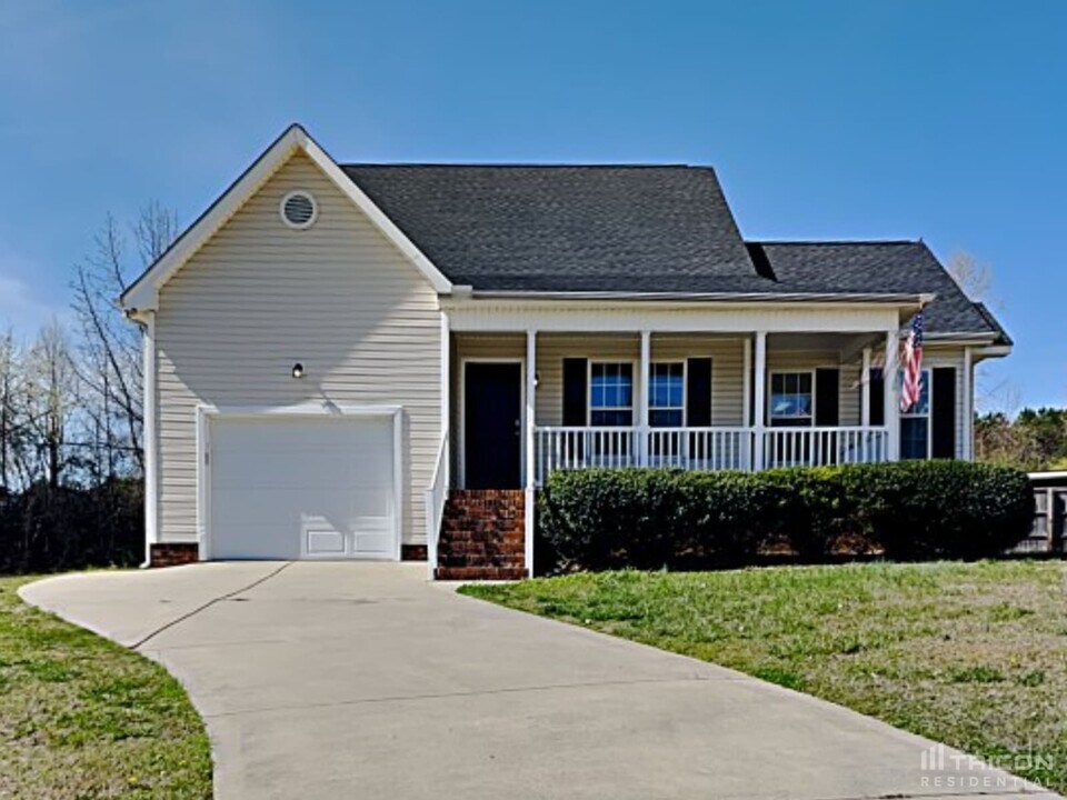 125 Ashton Ct in Clayton, NC - Building Photo