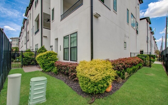 property at 2812 Grand Fountains Dr