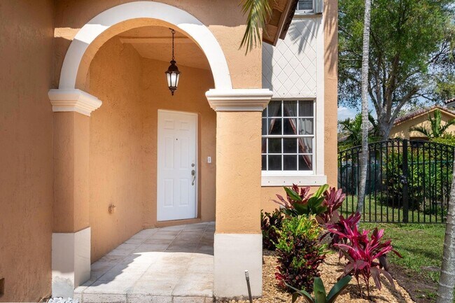 13849 SW 53rd St, Unit 202 in Miramar, FL - Building Photo - Building Photo